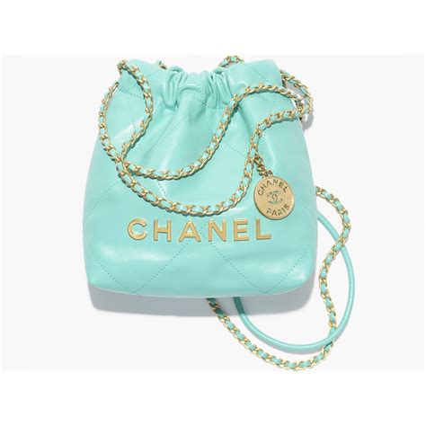 Petit sac chanel 22, Denim délavé & métal doré, turquoise — 